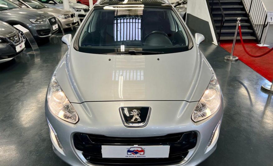 Peugeot 308 SW Black & Silver