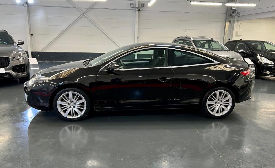 Renault Laguna III Coupé Black Edition