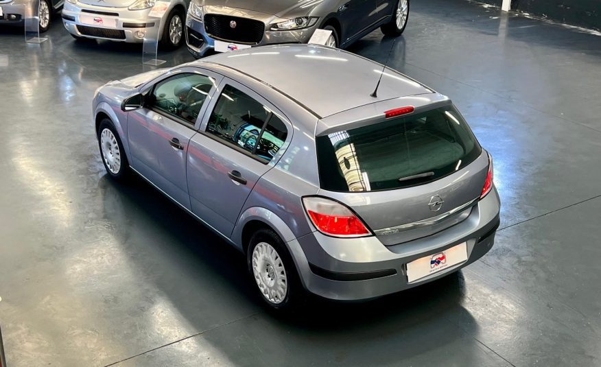 Opel Astra Essentia