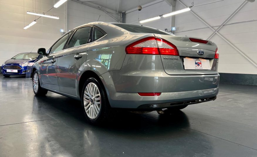 Ford Mondeo Ghia