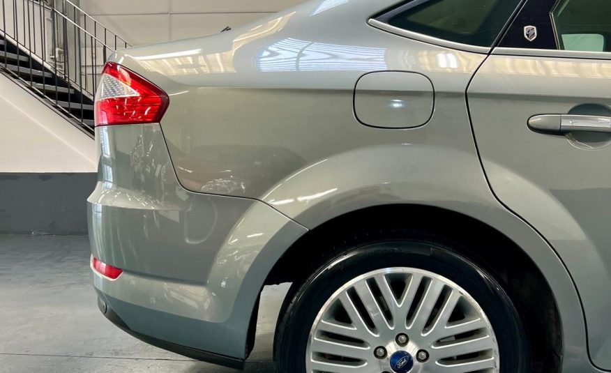Ford Mondeo Ghia