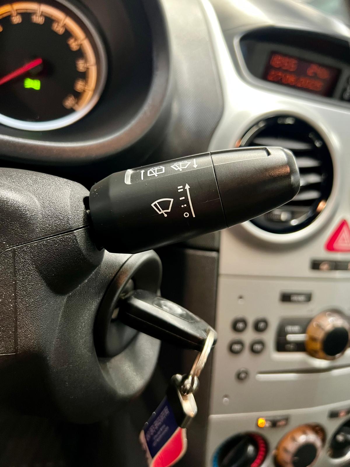 Opel Corsa Twinport Enjoy