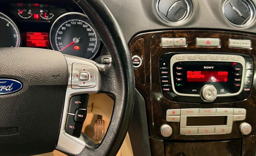 Ford Mondeo Ghia