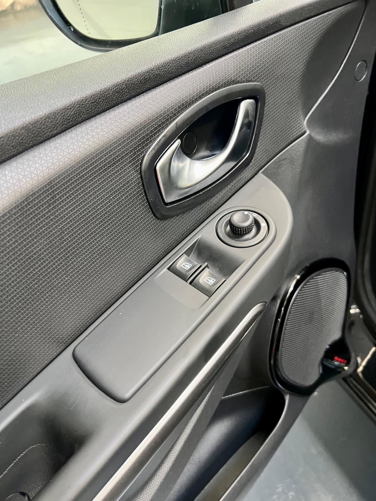 Renault Clio IV Estate Limited