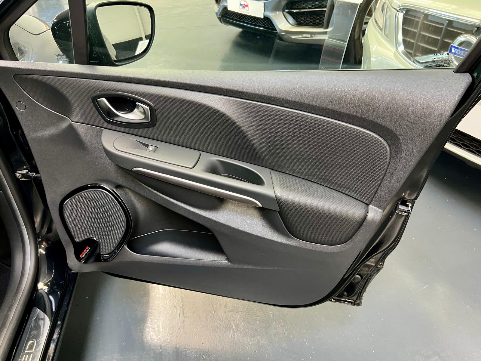 Renault Clio IV Estate Limited