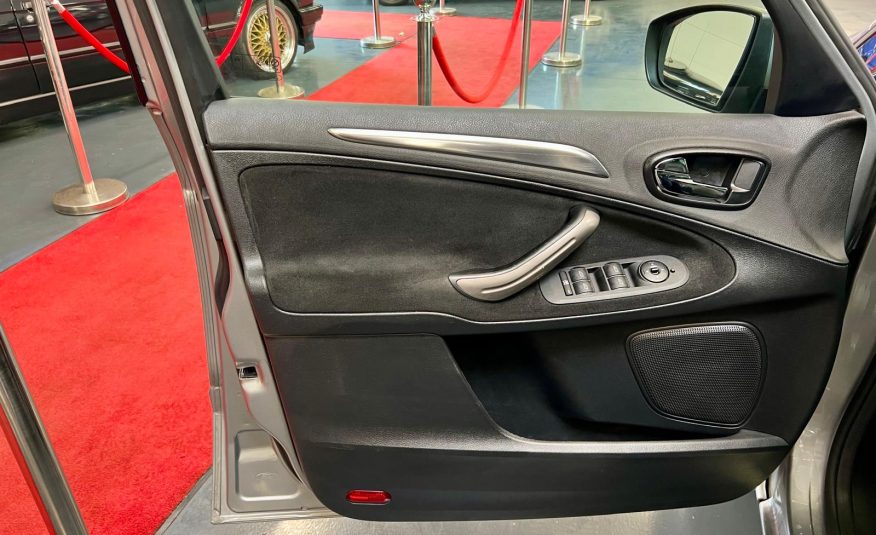 Ford S-Max Titanium