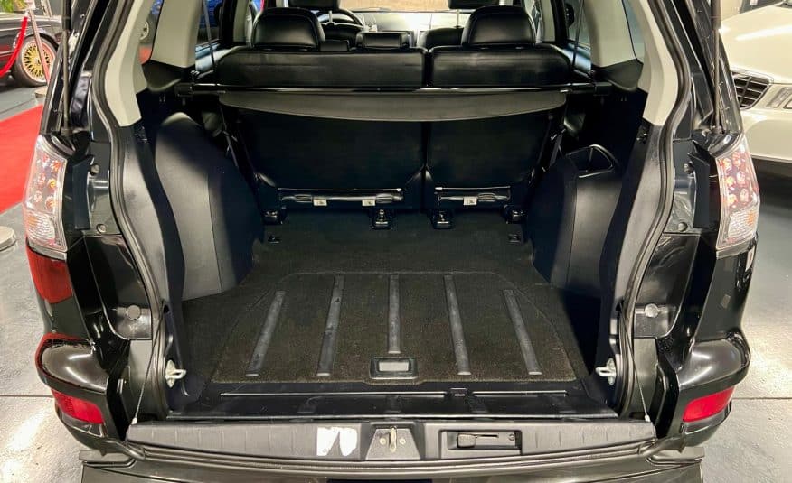 Mitsubishi Outlander 4WD Nomad