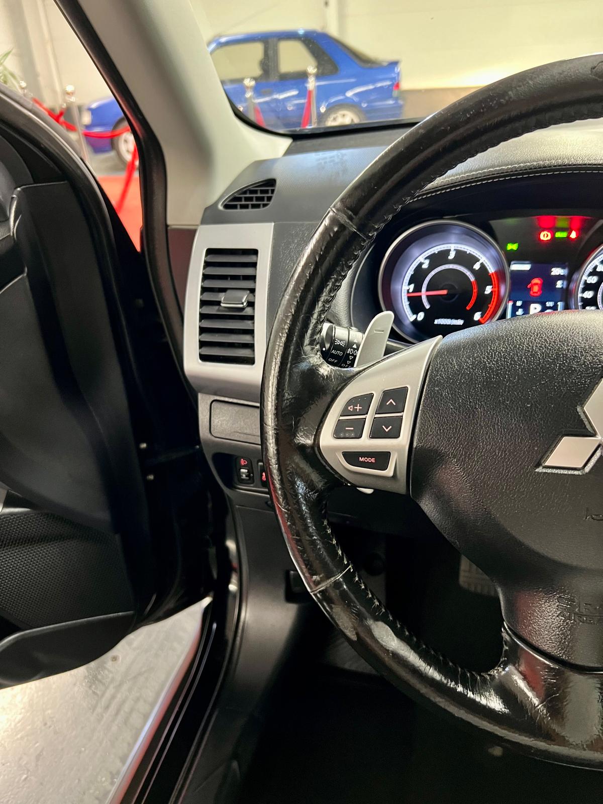 Mitsubishi Outlander 4WD Nomad