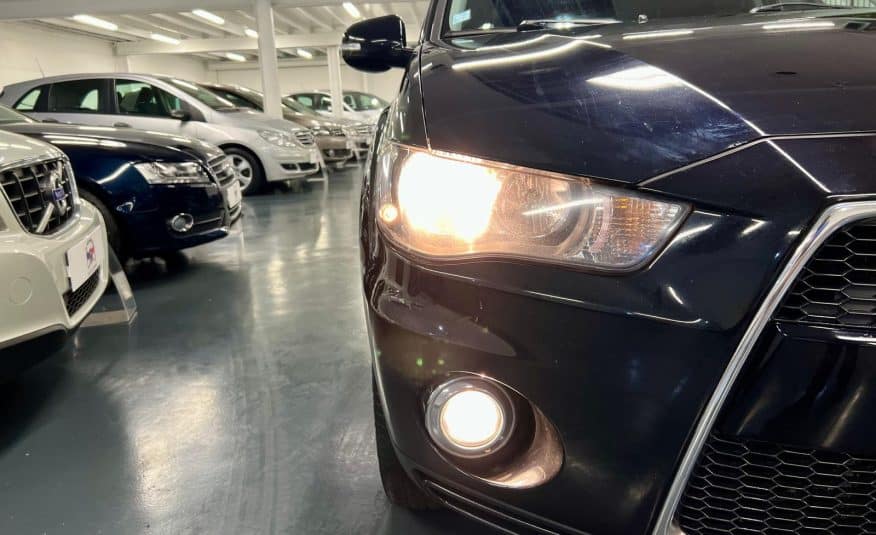 Mitsubishi Outlander 4WD Nomad