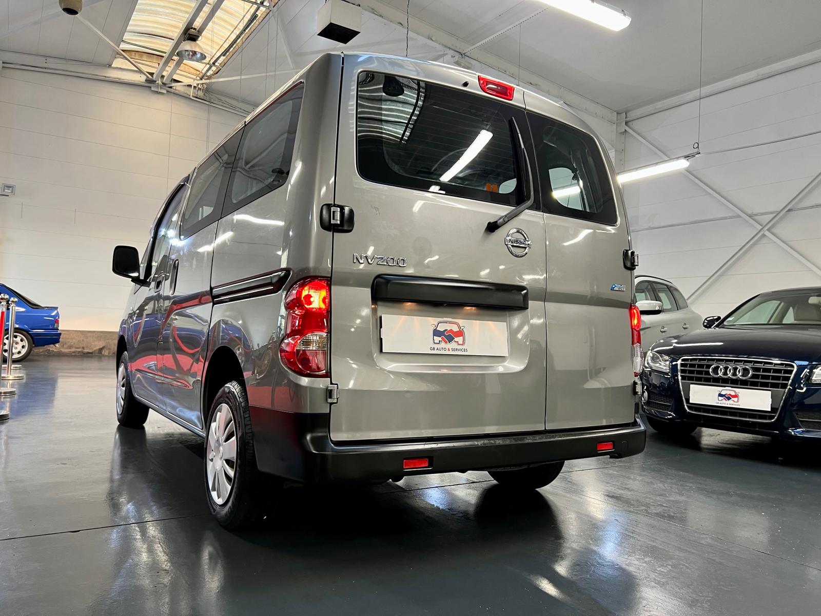 Nissan NV200 7 Places