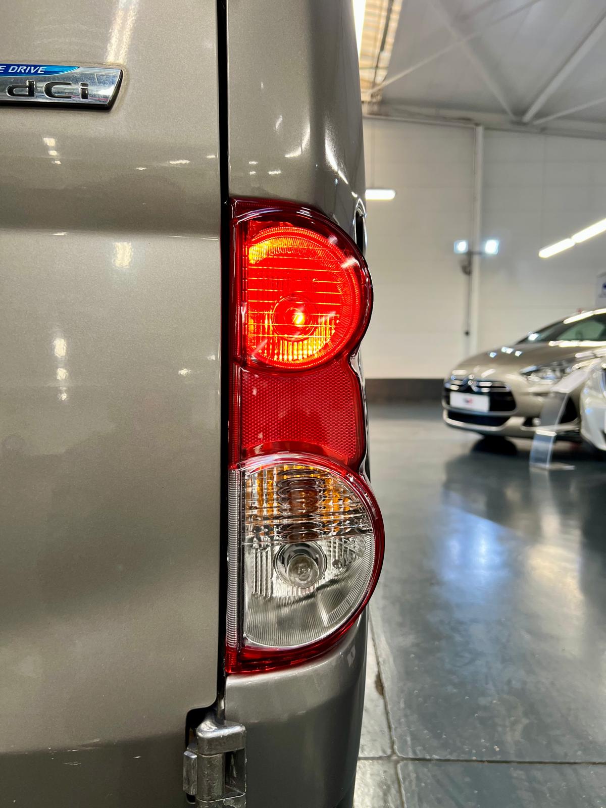 Nissan NV200 7 Places