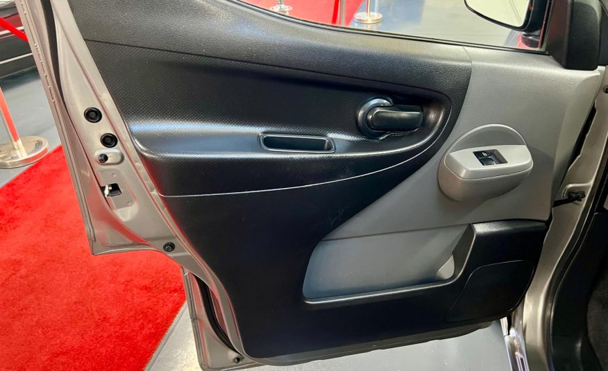 Nissan NV200 7 Places