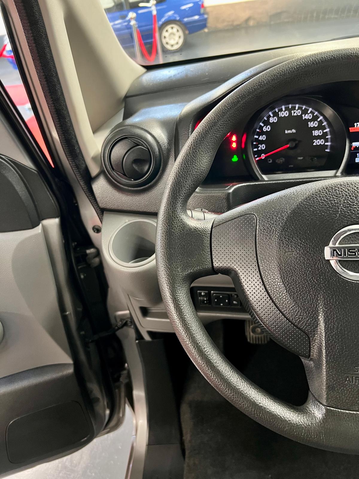 Nissan NV200 7 Places