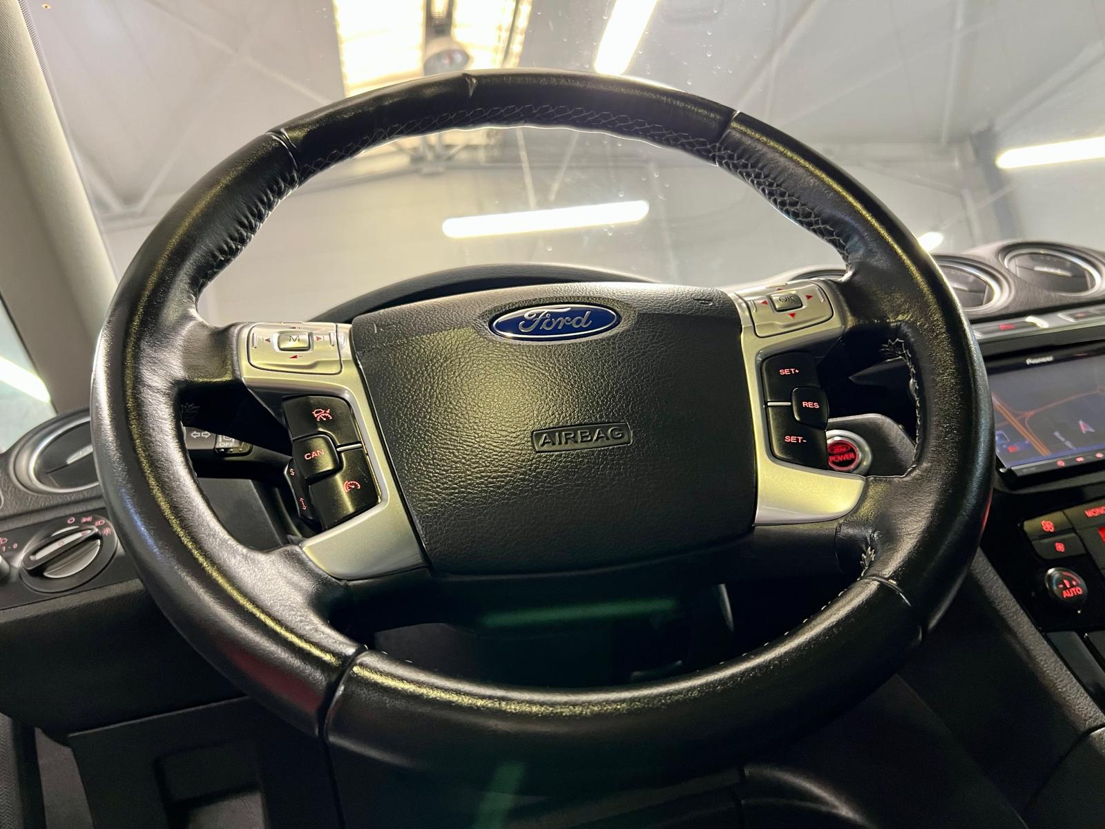Ford S-Max Titanium BVA PowerShift
