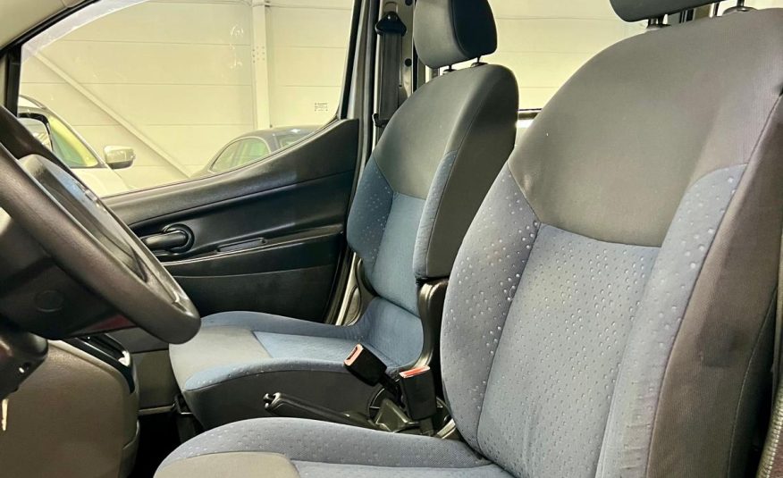 Nissan NV200 7 Places