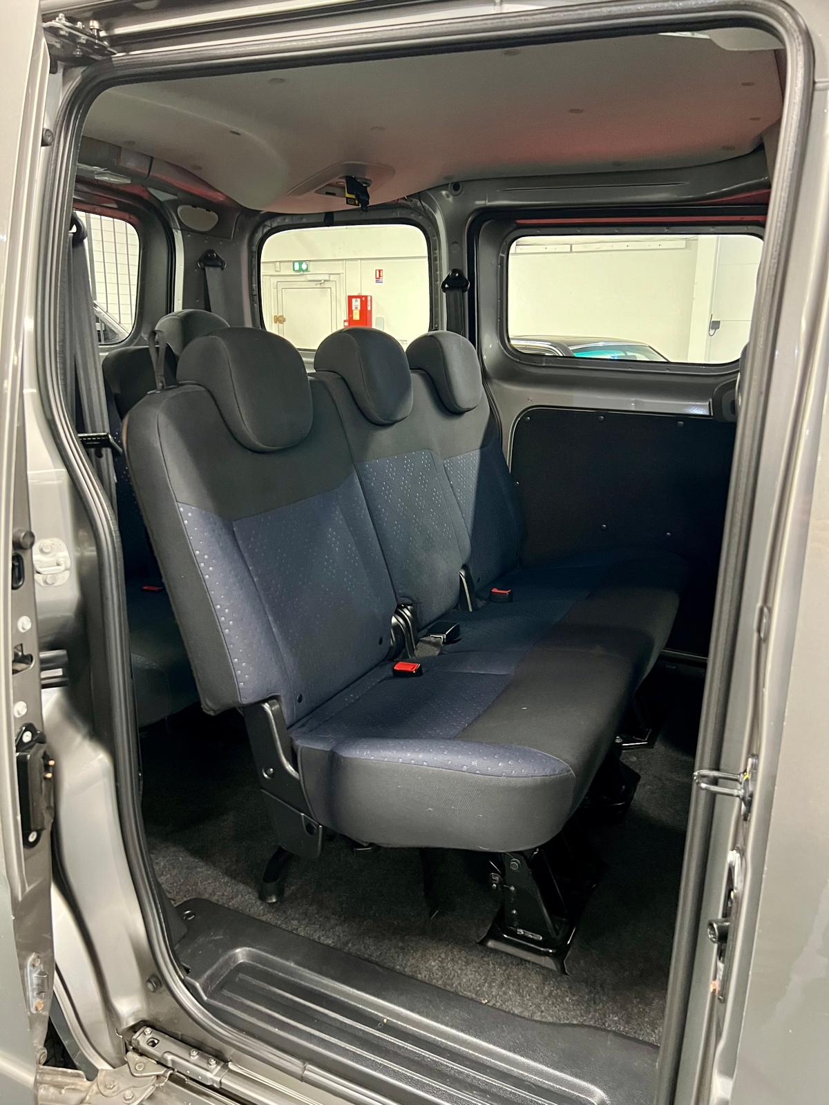 Nissan NV200 7 Places