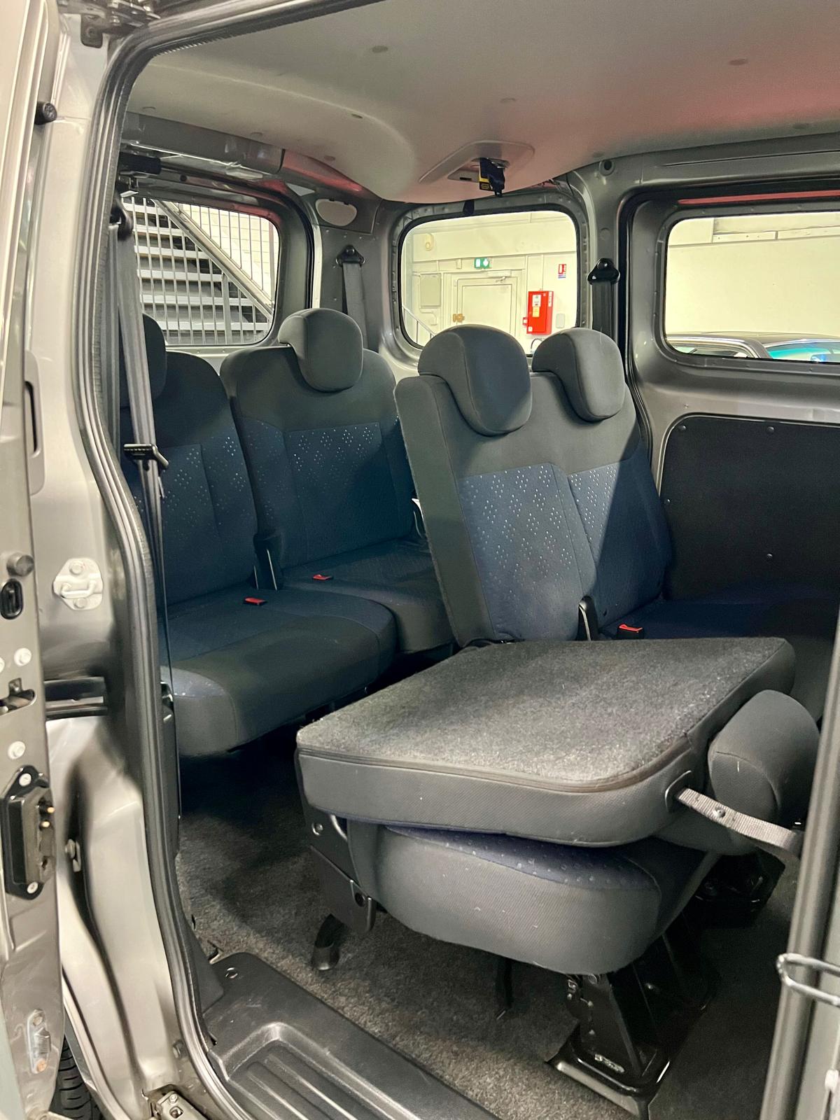 Nissan NV200 7 Places