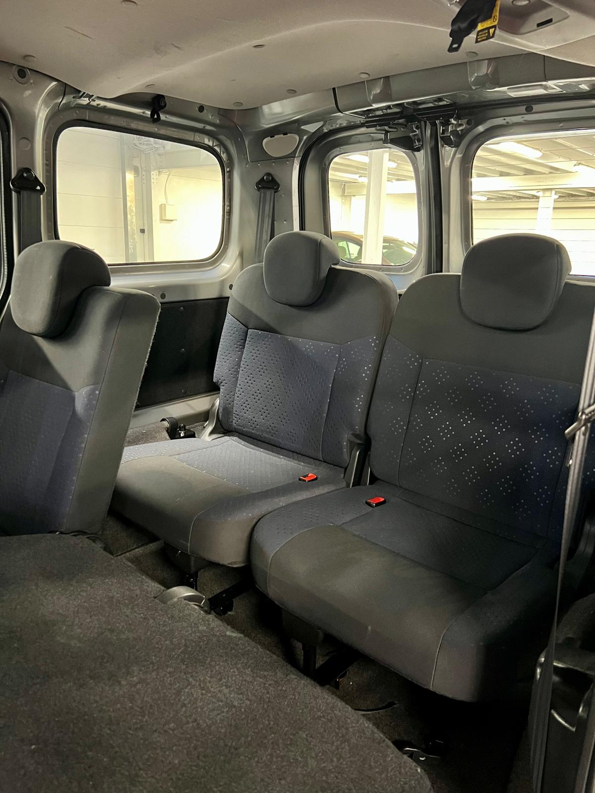 Nissan NV200 7 Places