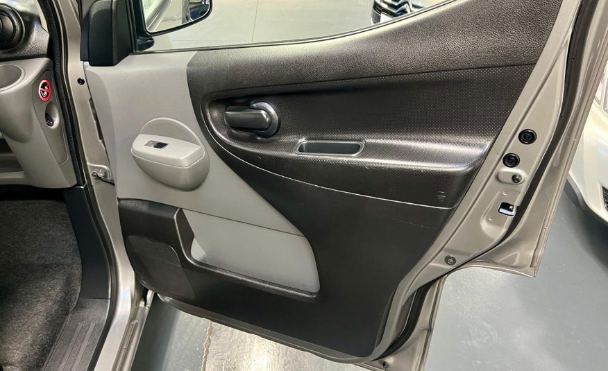 Nissan NV200 7 Places