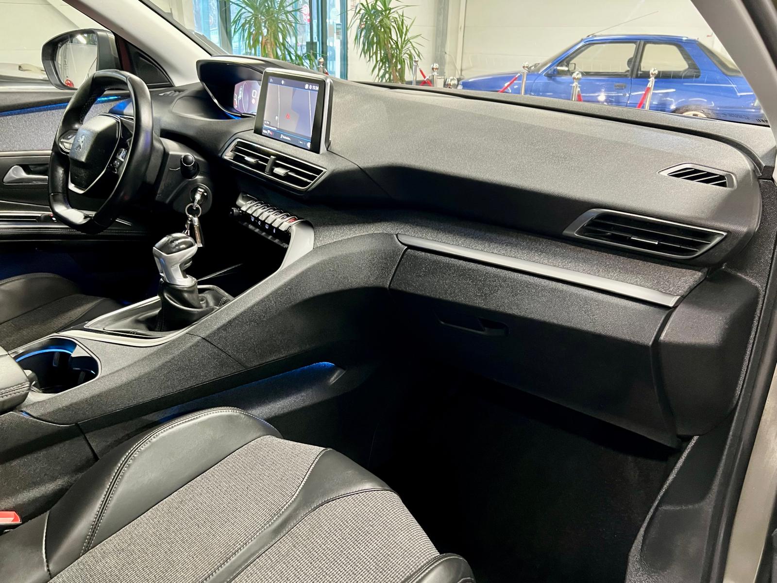 Peugeot 5008 II Allure S&S