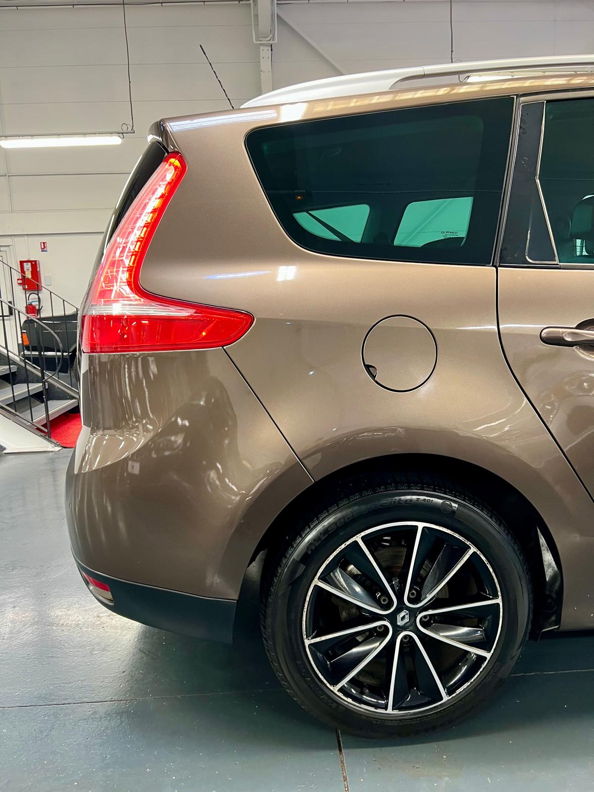 Renault Megane Grand Scenic Bose 7 Places