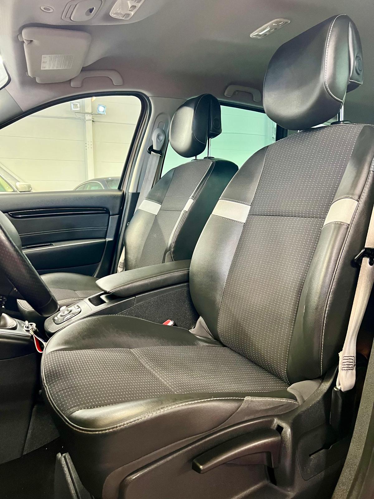 Renault Megane Grand Scenic Bose 7 Places