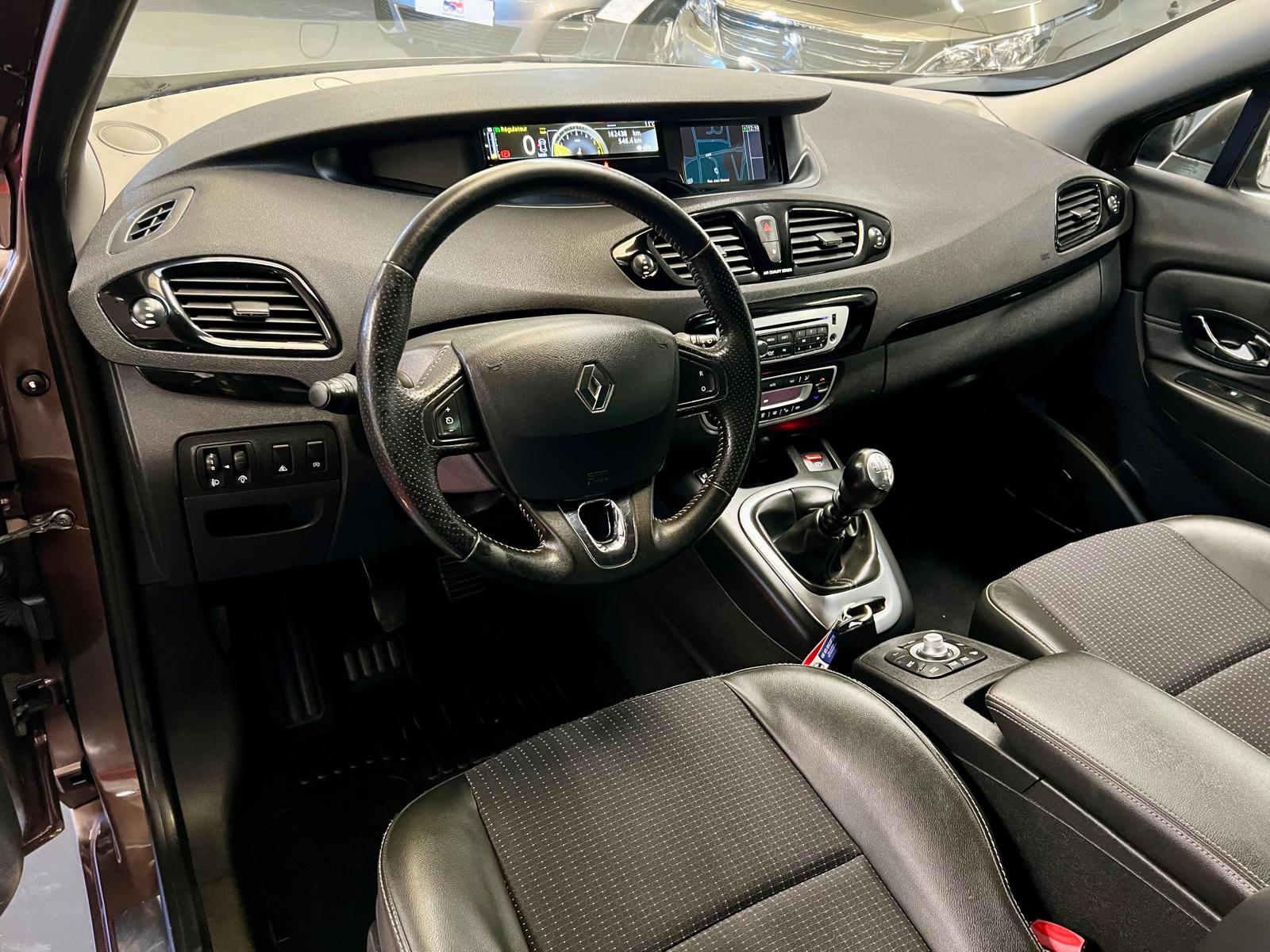 Renault Megane Grand Scenic Bose 7 Places