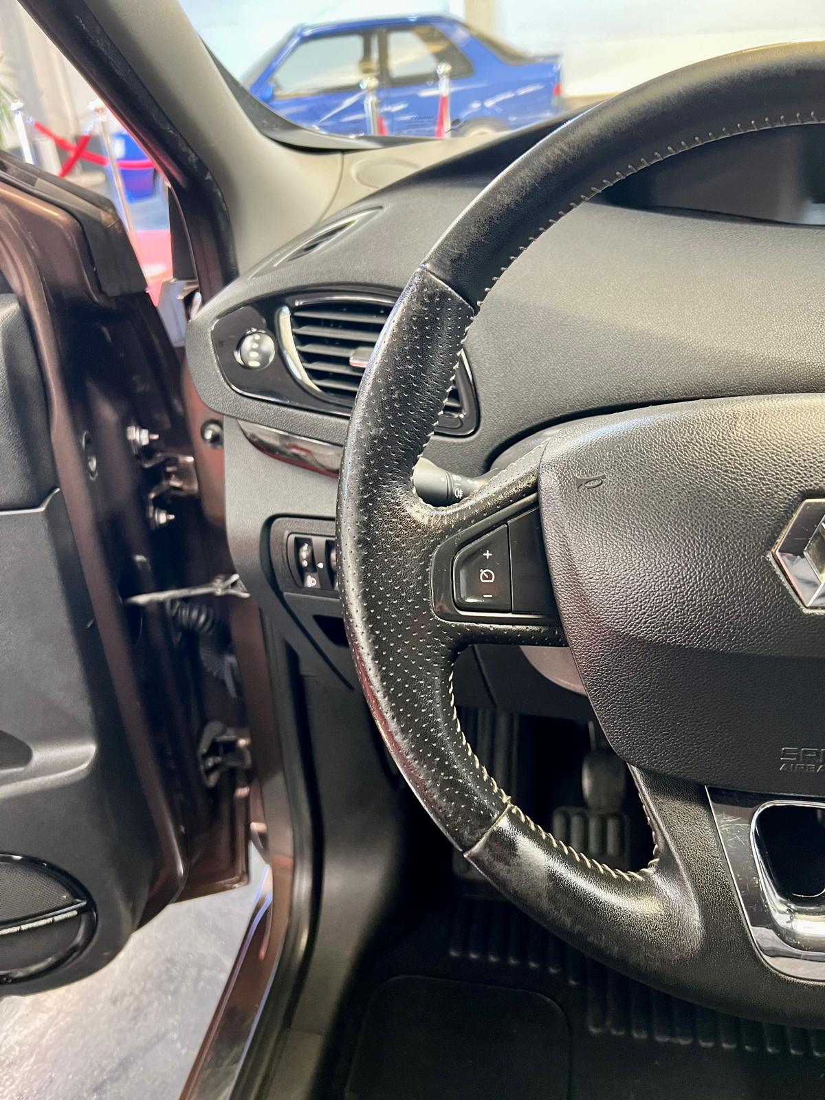 Renault Megane Grand Scenic Bose 7 Places