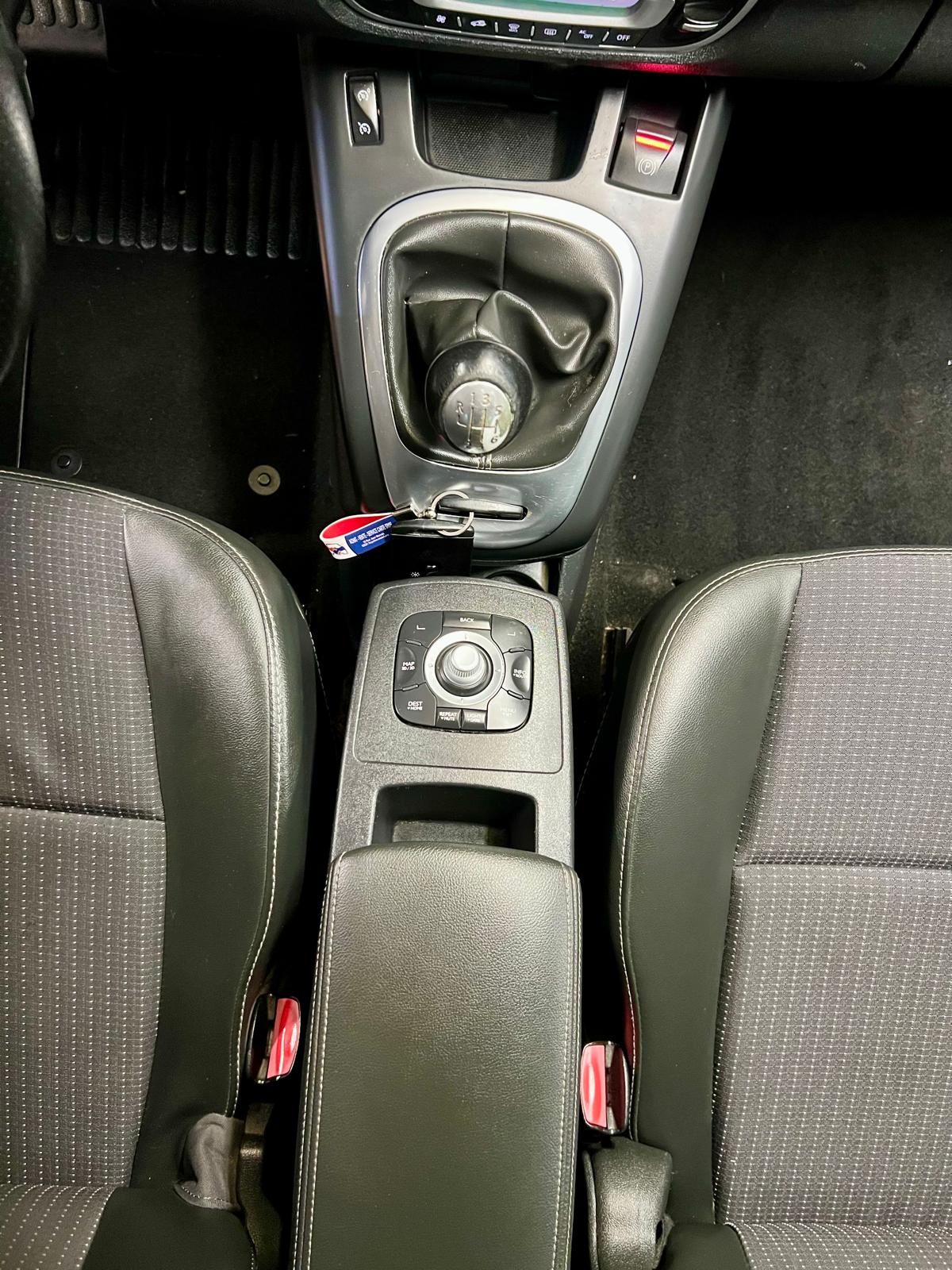 Renault Megane Grand Scenic Bose 7 Places