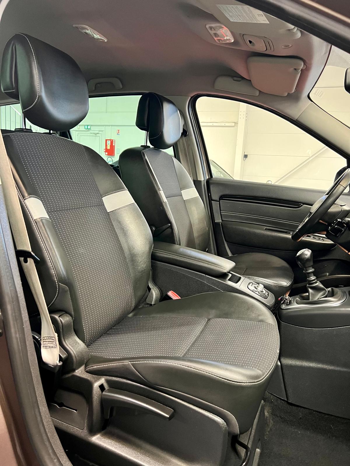 Renault Megane Grand Scenic Bose 7 Places