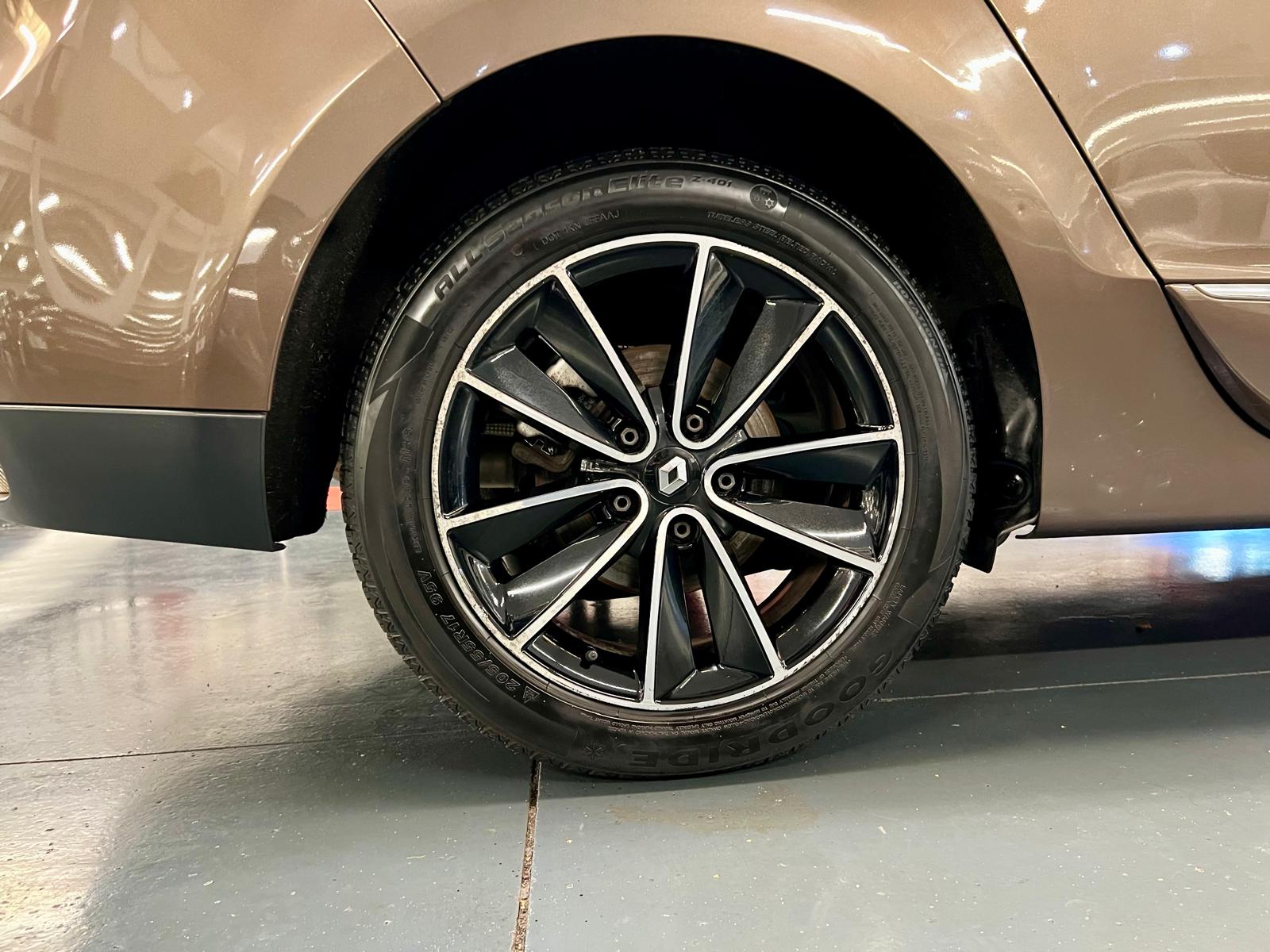 Renault Megane Grand Scenic Bose 7 Places