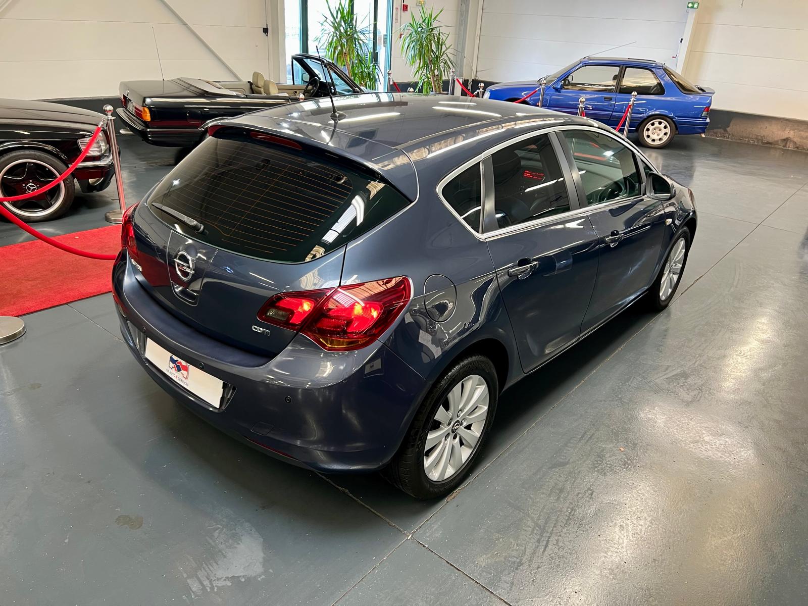 Opel Astra IV Sport