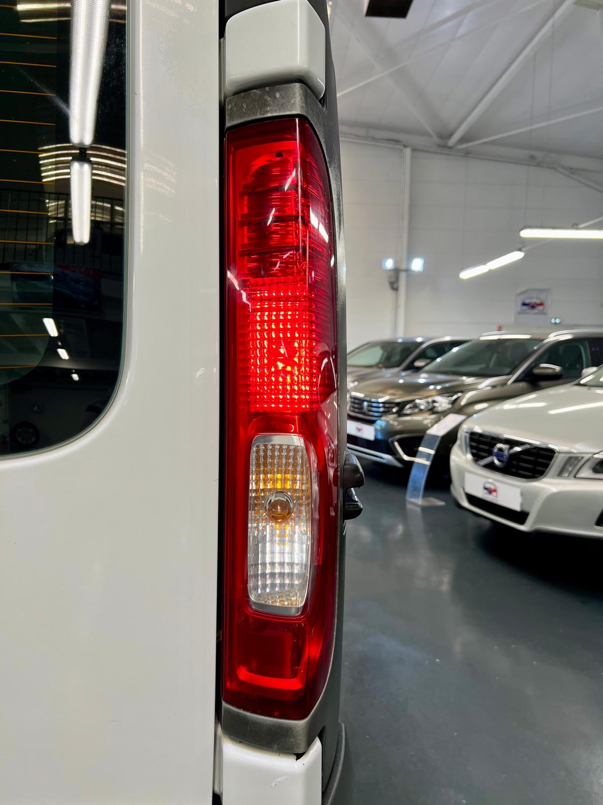 Opel Vivaro Pack Clim 9 Places