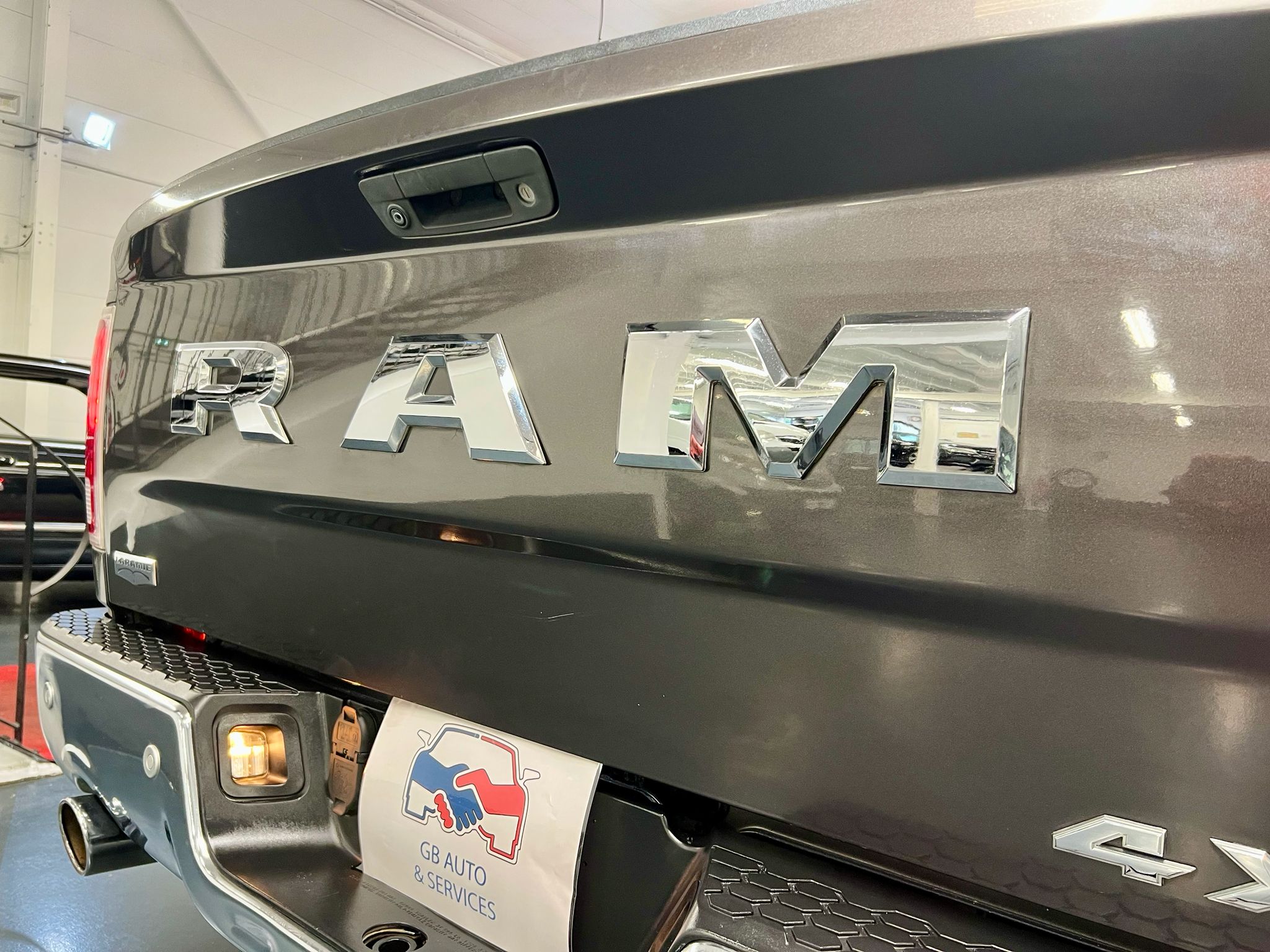 Dodge RAM 1500 4×4 LARAMIE