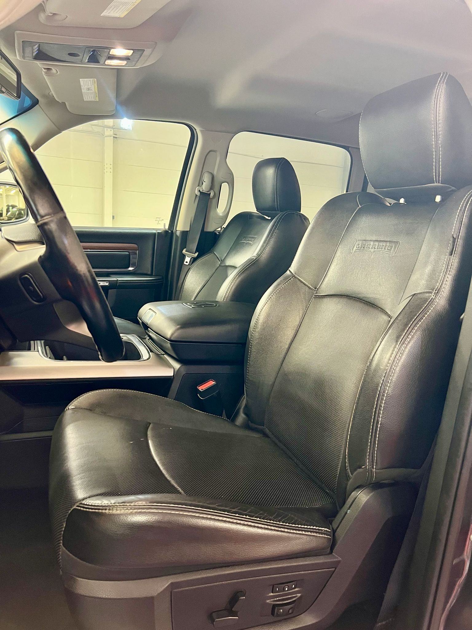 Dodge RAM 1500 4×4 LARAMIE