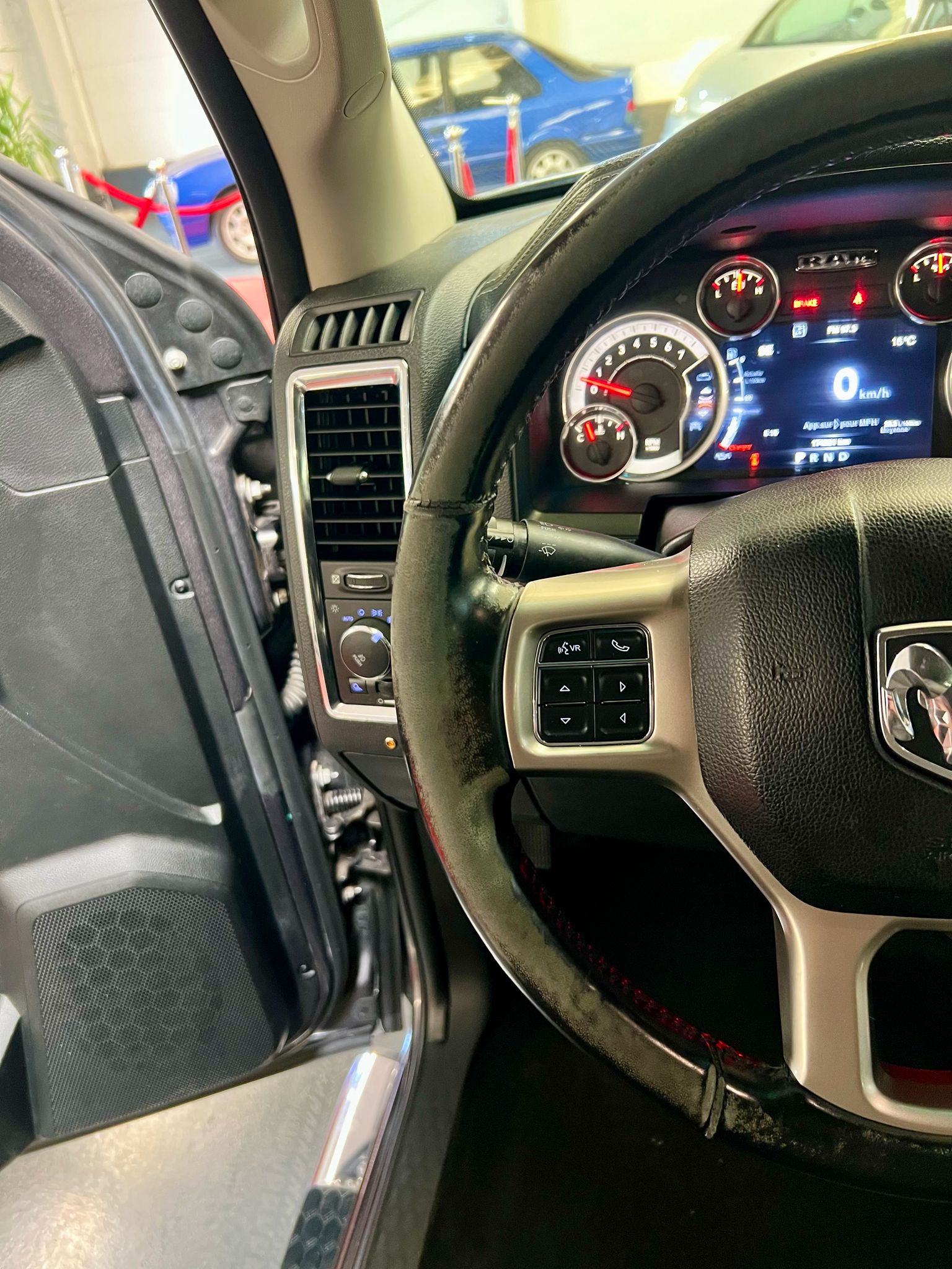 Dodge RAM 1500 4×4 LARAMIE