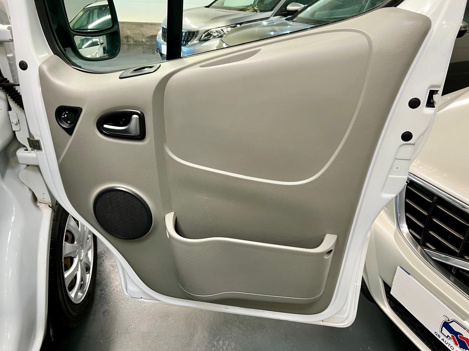 Opel Vivaro Pack Clim 9 Places