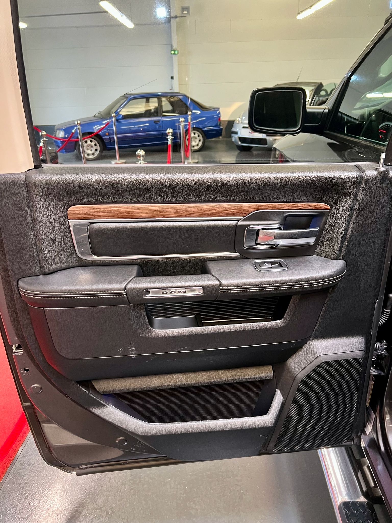 Dodge RAM 1500 4×4 LARAMIE