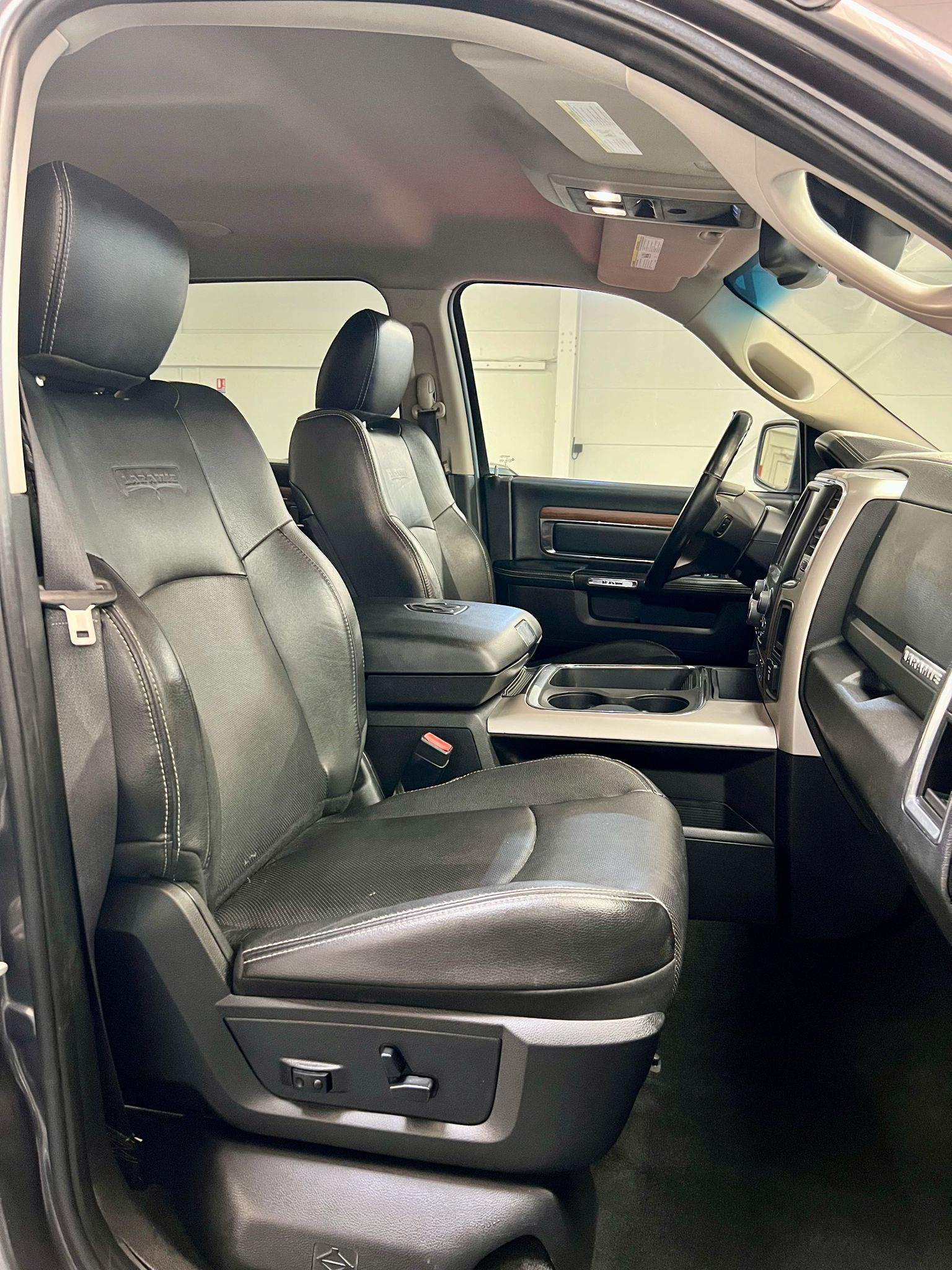 Dodge RAM 1500 4×4 LARAMIE