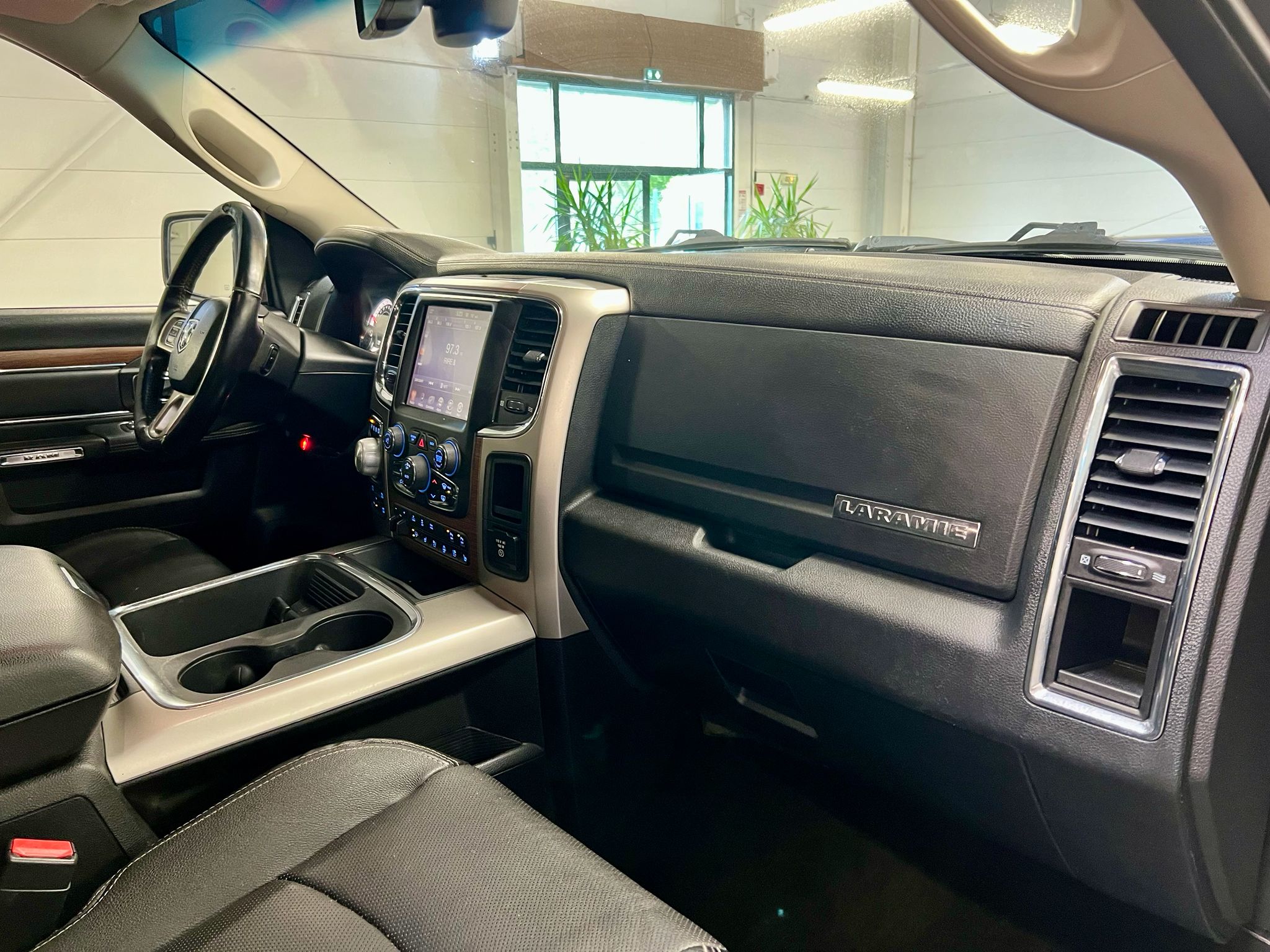 Dodge RAM 1500 4×4 LARAMIE